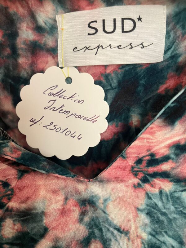 Référence du t-shirt effet froissé bleu et rose Sud Express